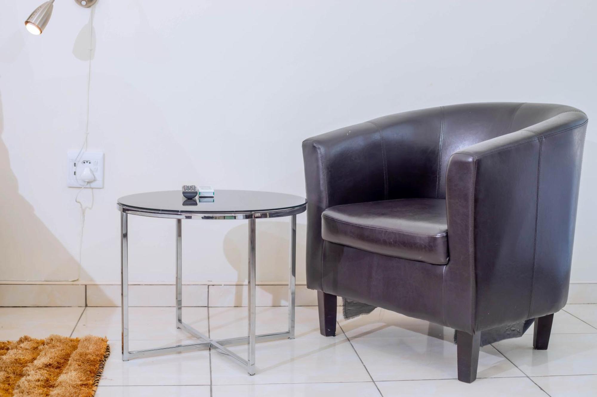 Road House Guest House Omuthiya Ngoại thất bức ảnh