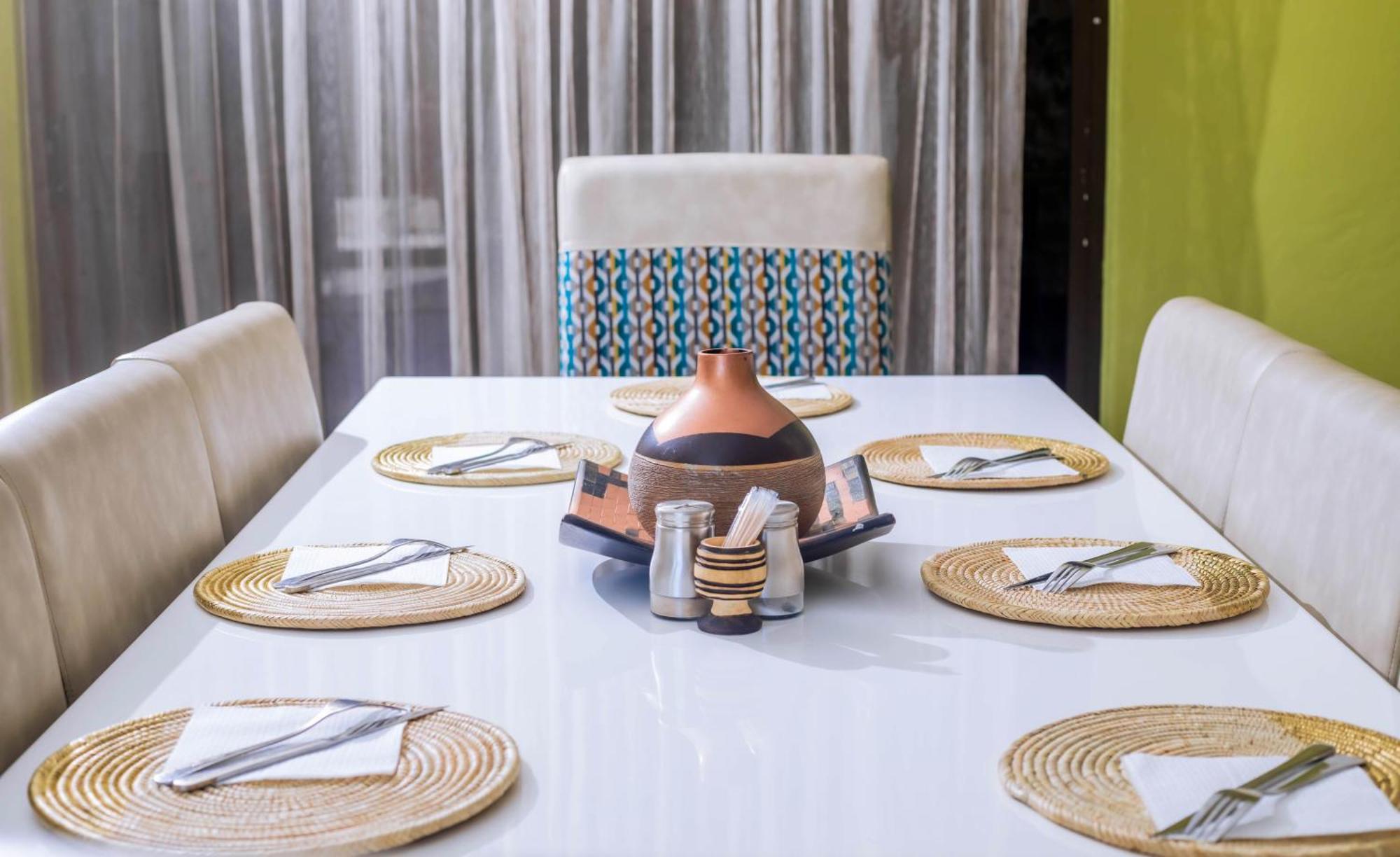 Road House Guest House Omuthiya Ngoại thất bức ảnh
